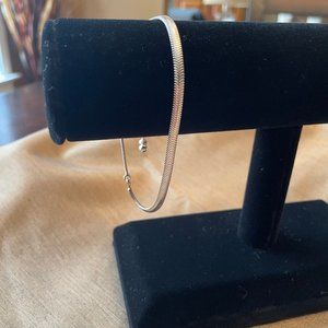 Silpada B3319 .925 Sterling Silver Adjustable Herringbone Bracelet.